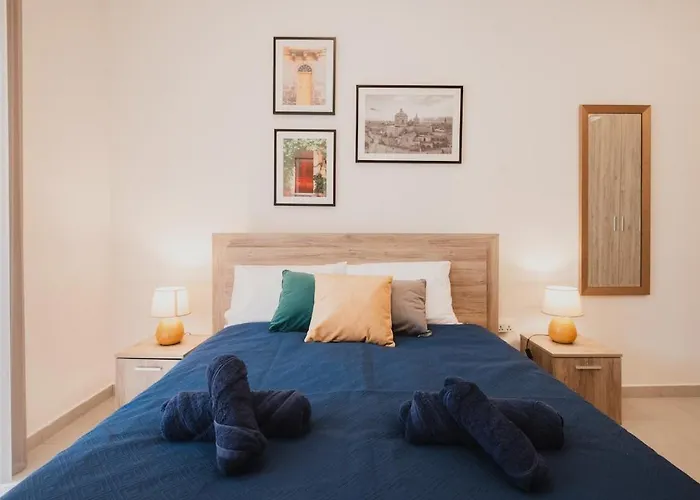 Charming Duplex By Valletta - No Extra Fee *